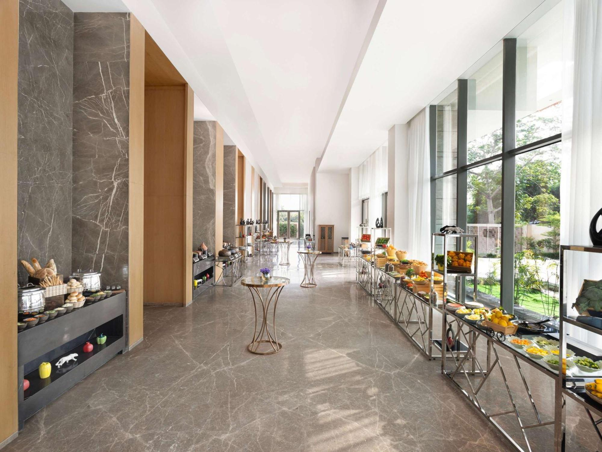 Novotel New Delhi City Centre المظهر الخارجي الصورة